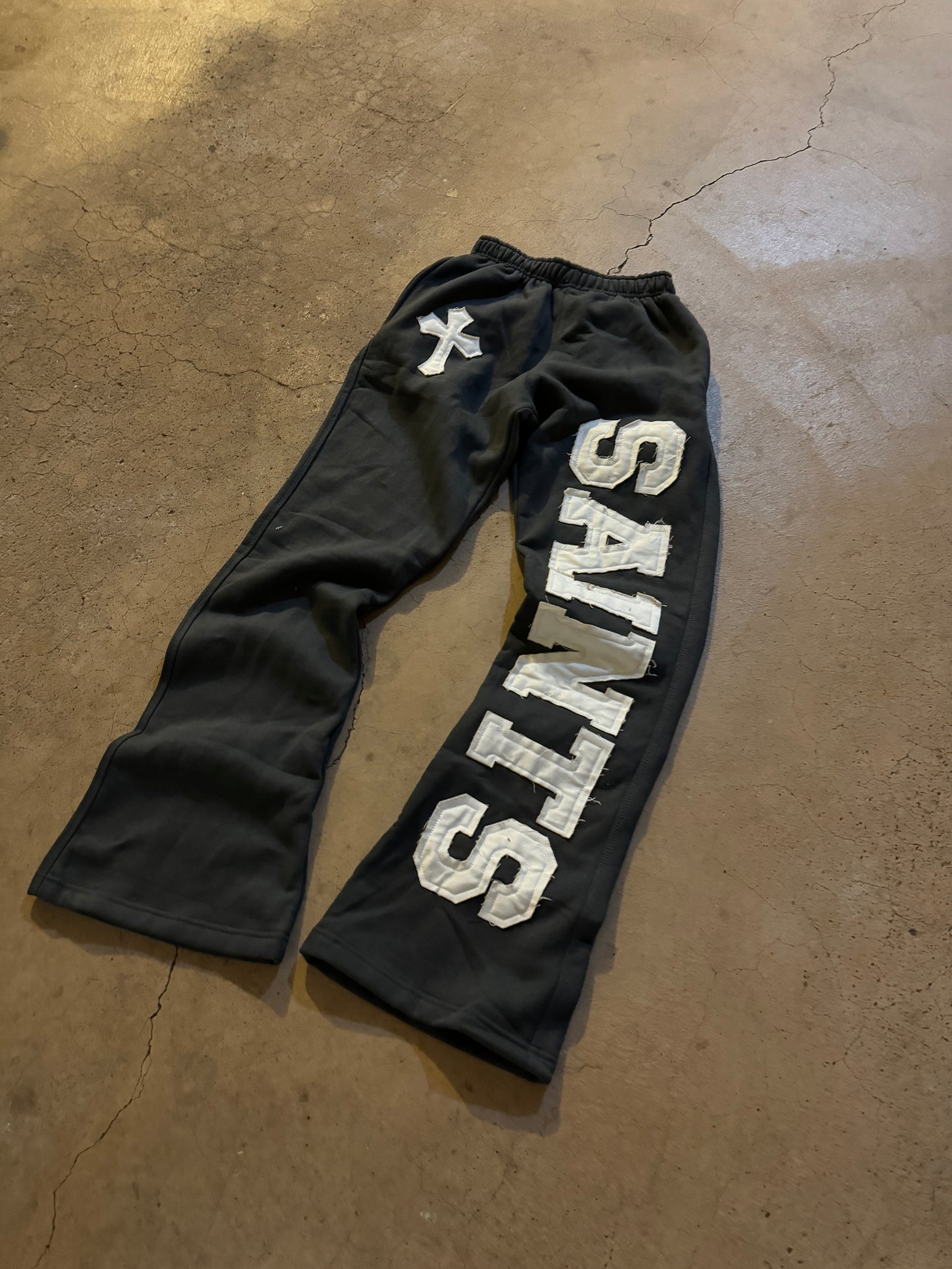 DARK GREY "SAINTS" FLARED SWEATS