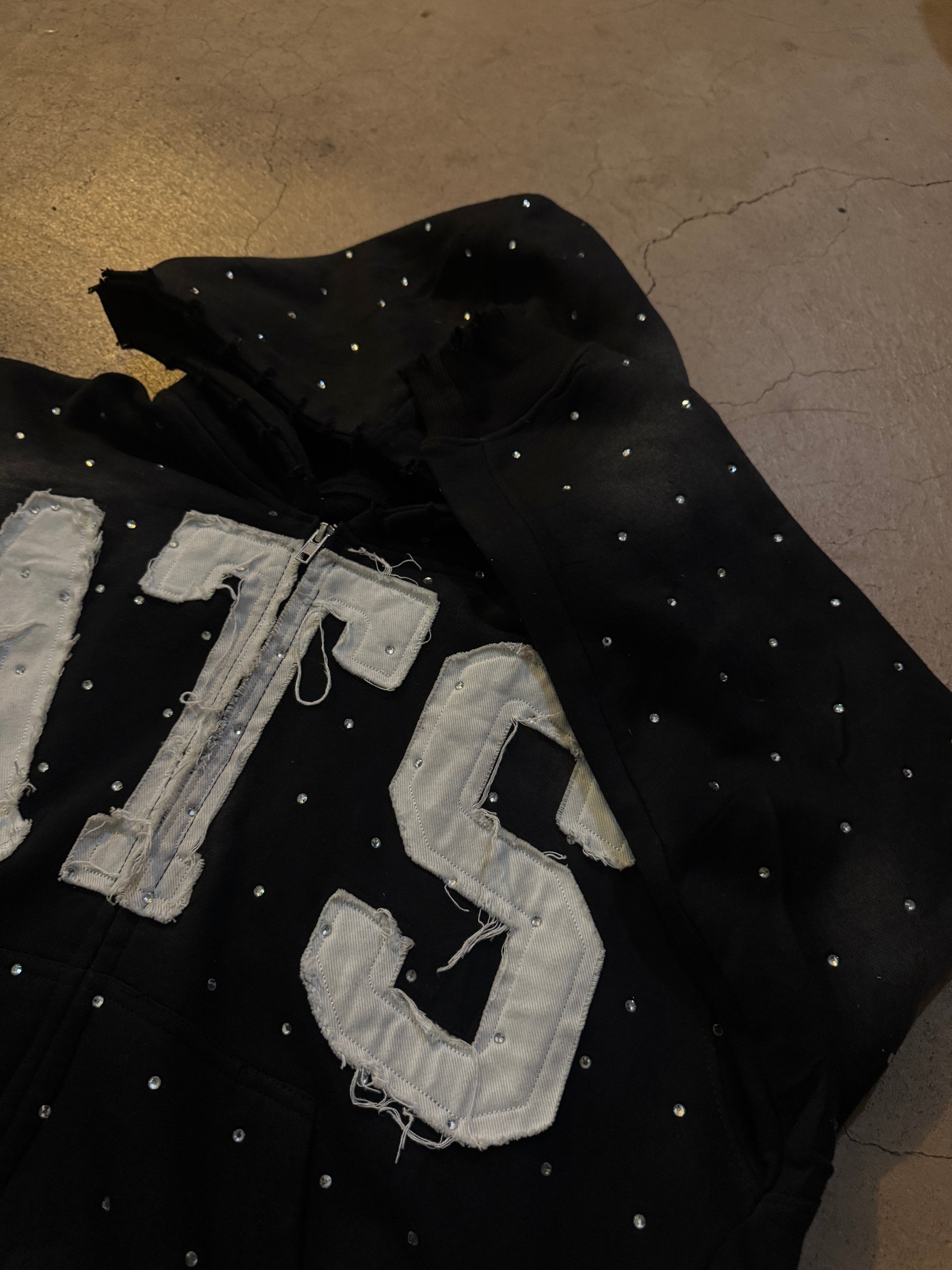 ATS BLACK ZIP UP